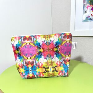 makeup pouch – pattern name: Hot summer pink